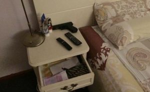 Гешев намигна на Борисов: Обеща разследването за пачките и кюлчетата в спалнята скоро да приключи