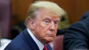 Комунистическата пропаганда си отиде, но недоверието остана