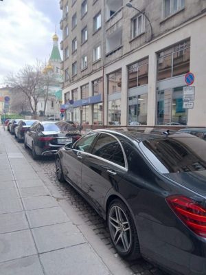 ПЕРЧЕНЕ: Строителят на ГЕРБ Велико от „Хидрострой“ изпълзя с 6 майбаха за 3 милиона лева (СНИМКА)