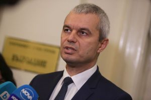 И Костадин Q-Пейкин се произнесе: Борисов сам да се откаже от имунитета си