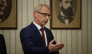 Николай Денков: Призовавам Радев да заровим томахавките