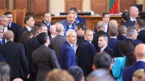Резилът в парламента: какво, по дяволите, става в България
