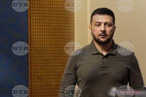 Зеленски пристигна в Истанбул за преговори по зърнената сделка, отбраната и възстановяването