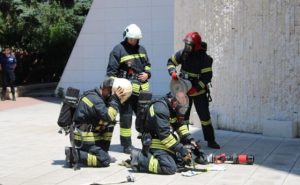 Голям пожар край град Ветрен, викат пожарна и доброволци