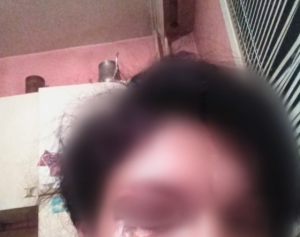 ШОКИРАЩО: Държана за краката през балкона от седмия етаж, закла мъжа си! (ВИДЕО)