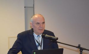 Работи се по три версии за падането на хеликоптера край Гърмен, опитват да извадят тялото на пилота