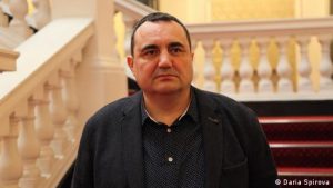 Игри на неволята и сред управляващите, и сред опозицията