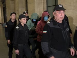 ДНЕСНОВИНИ Удушвачката от Бургас е кандидат-депутатка от ПП, ето я Габриела Славова, убила мъжа си Пейо