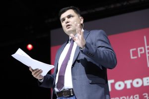 Как регулатори и министерства помпат инфлацията