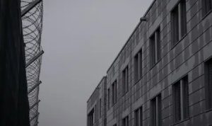 Неизвестен пусна газ в приют за бежанци