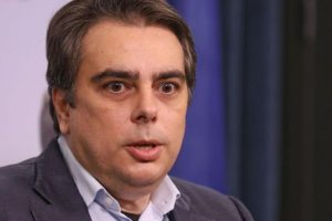 Късно е за китка…! Асен Василев се присети: Докато Борисов и Пеевски са начело на ГЕРБ и ДПС коалиция с тях няма да има