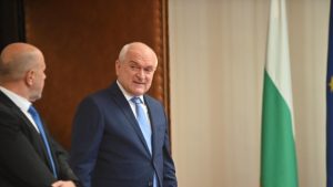 Министър Малинов: Държавата ще покрие дефицита в енергийния фонд, за да няма поскъпване на тока