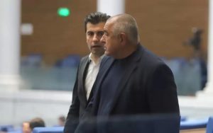 Народът започна да разритва политическия мравуняк