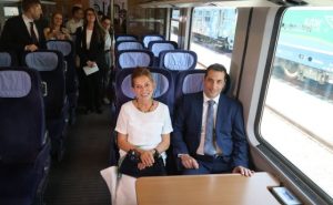Първият влак с нови вагони отпътува от София за Бургас