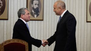 Утре Радев връчва третия мандат на ИТН