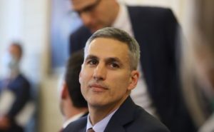 ВАС отложи за 8 август решението си за отстраняването на Андрей Гюров от БНБ