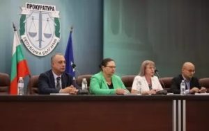 Поне 496 тона фойерверки са гръмнали в Елин Пелин