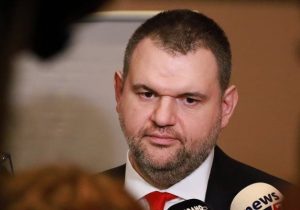 Еталон от Делян Пеевски…: Ахмед Доган и хората около него вече не са част от ДПС.
