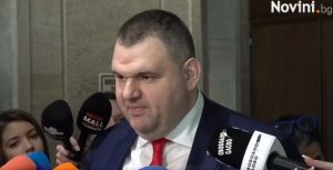 Радев да викне малчуганите да се разберат. Ние ще викаме „горчиво“, нареди Пеевски!