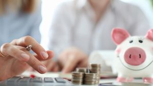 Как да избегнем финансови затруднения след Нова година?