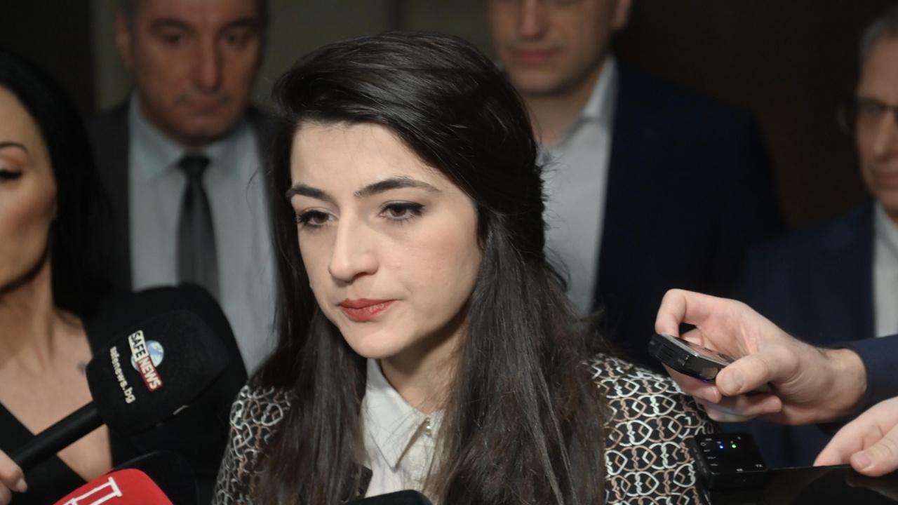 Лена Бориславова: Борисов и Пеевски подаряват 300 млн. лв. на ресторантьорите