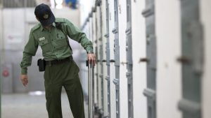 Пияни надзиратели охранявали затворниците на Нова година