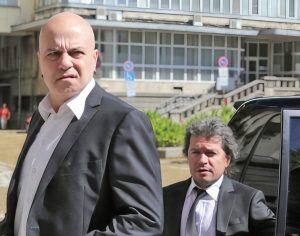 Хората на Слави бягат във „Възраждане“ и МЕЧ