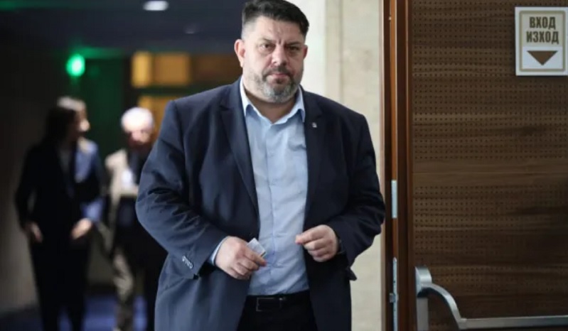 Атанас Зафиров издаде как ще делят властта