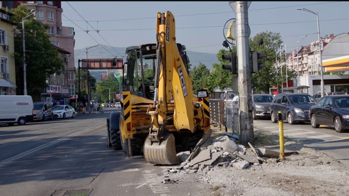 Извънредно! МРРБ спря ремонта на „Опълченска“ заради забранени материали
