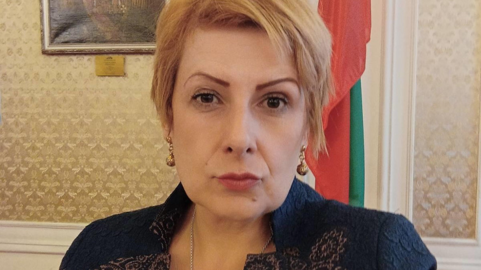 Измъкнете си главите от телевизорите, които Ви казват как да мислите и какво да мислите