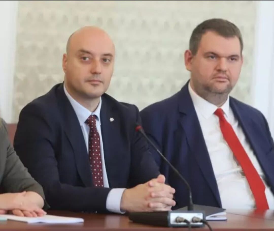 Наско, не те ли е срам поне малко? Все едно Пеевски ти е седнал на главата!