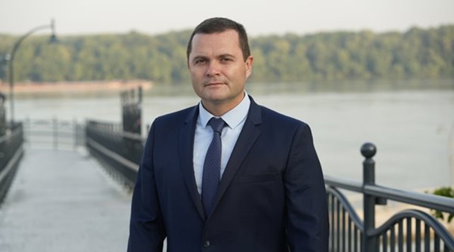 ПОДАРЪК с гараж: Кметът на Русе от БСП скрил 260 квадрата мезонет