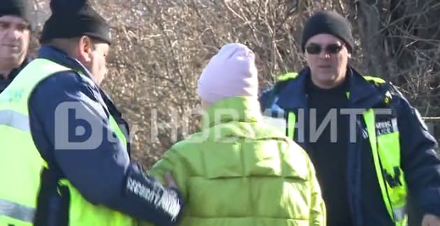 Украинка уби двете си деца във Вакарeл и избяга (видео)