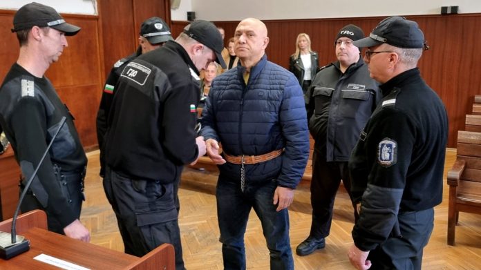 Янко Полицая пропя за атентата срещу Митьо Шопа от грабежа „Пудели и пачки“