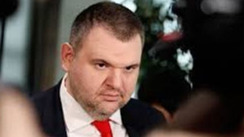 Да си дойдем на думата: Пеевски се подготвя да управлява с ГЕРБ и БСП! След месеци искания за избори, в петък обяви: Правителство ще има…?!