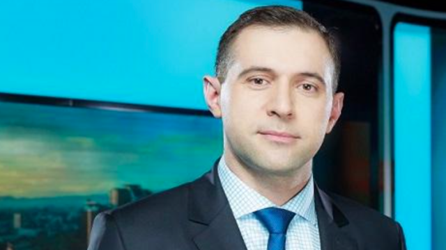 Златимир Йочев си наруши диетата с вино