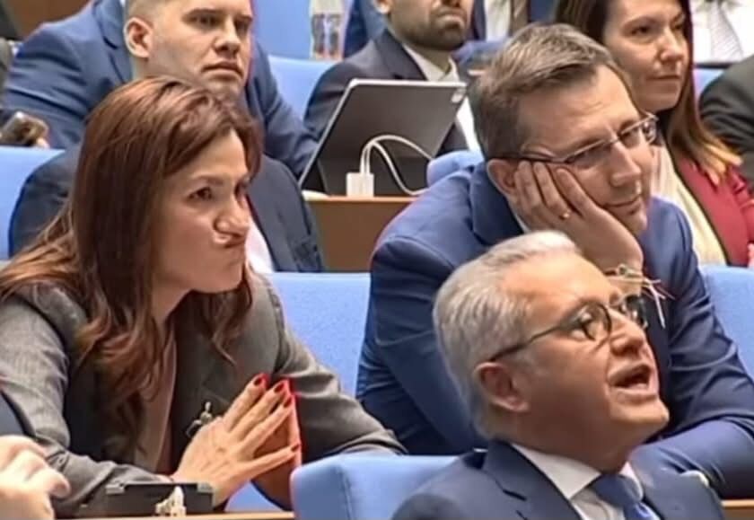 МЕГА Скандал! Пеевски рекетира ЦИК и Конституционния съд да му признаят за валидни 7 чувала с откраднати с бюлетини от “неговите” секции!
