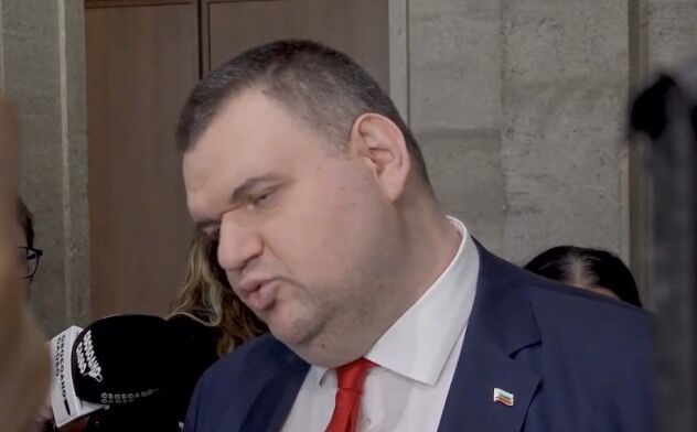 Слугите на Пеевски на смени с ибрика ГЕРБ, БСП и ИТН източват бюджета за неговите обръчи от фирми и готвят избори на 22 юни!
