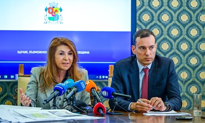 Схема в София: Богдана Панайотова и Васил Терзиев оставиха незаконните постройки на Вълка и Гърнета