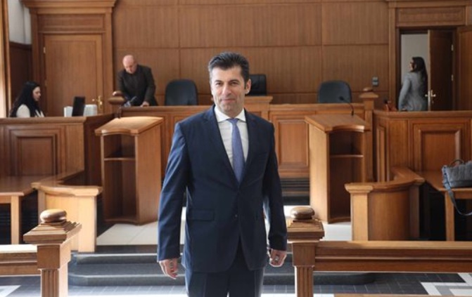 Кирил Петков – подсъдим, разпитват 4-ма полицаи, не и Бойко Рашков