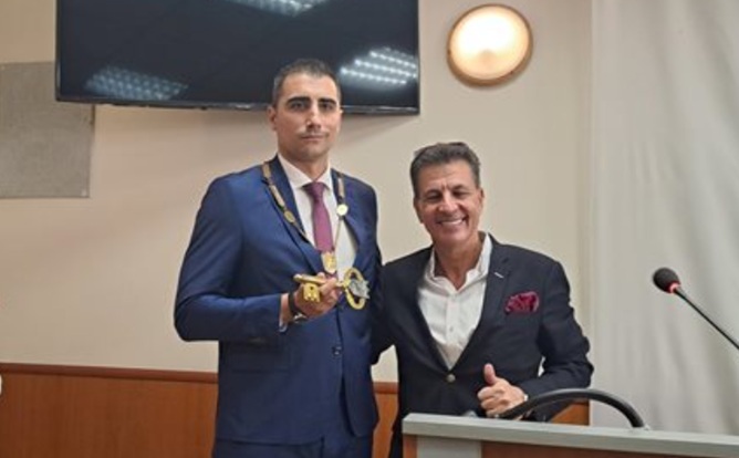 Срам в Narod.bg: Кметът от ПП Петър Кулински гушна Тодор Попов – дадоха 500 дка на Гинка Върбакова (ДОКУМЕНТ)