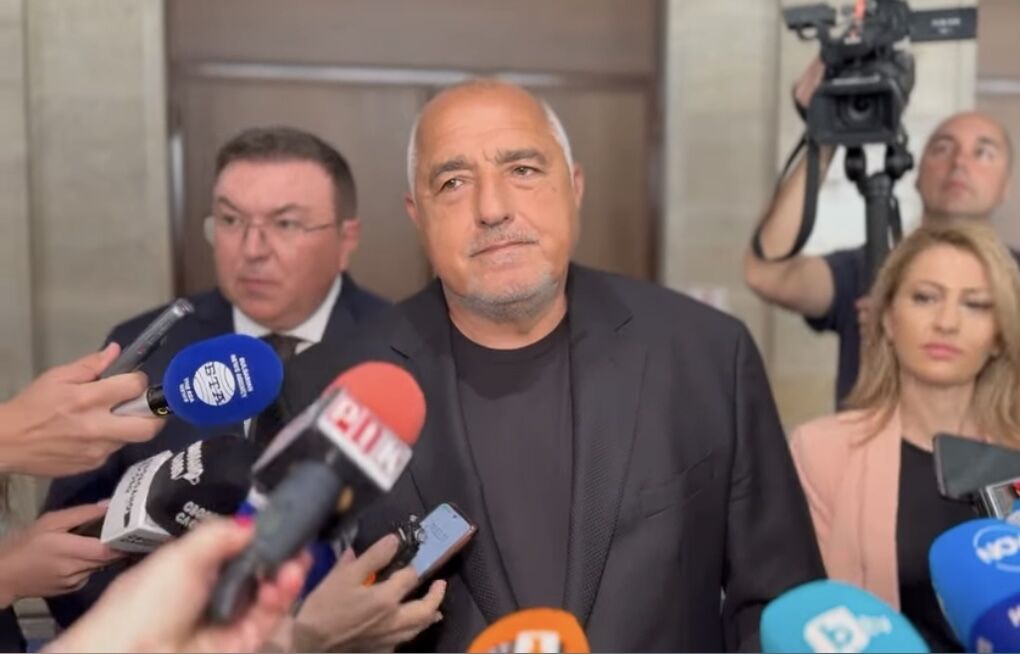Борисов отговори твърде меко на Радев и подхрани съмненията, че се надява на сделка с него!