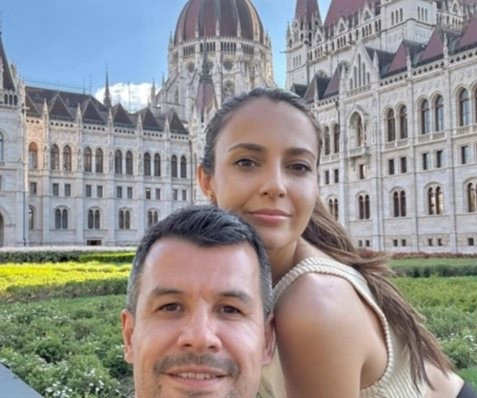 Решена да се омъжи!! Бесте Сабри така е „лапнала“ по Айкут, че го гледа като крал! (близките й в ступор – ВИЖ ТУК)
