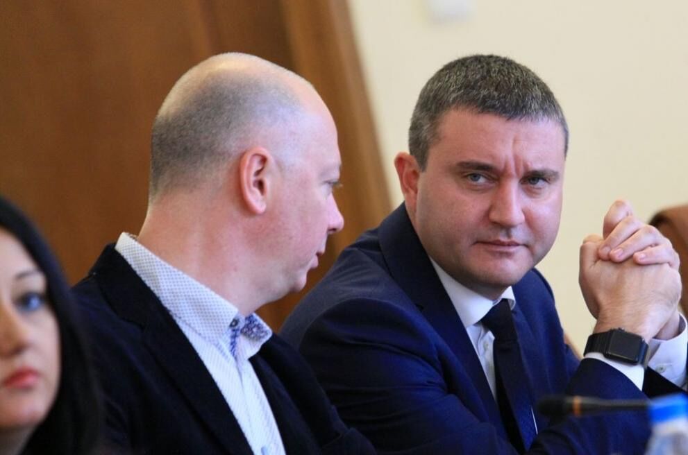 Росен Желязков се преклони пред “Бащите на Еврото в България” Иван Костов и Бойко Борисов!