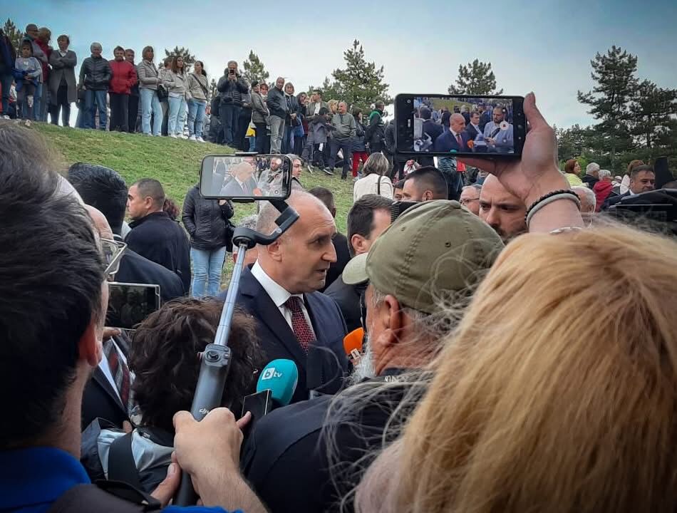 Румен Радев размазващо: Пеевски и Борисов манипулират българите за еврото и превръщат ДАНС в нова бухалка срещу неудобните!