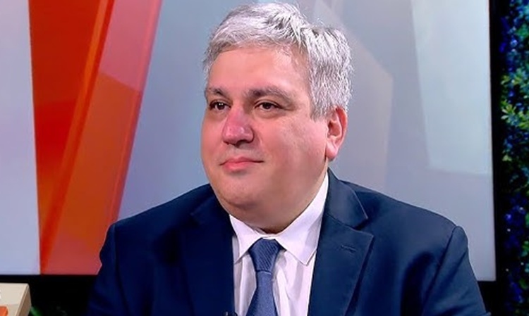Narod.bg до премиера: Шефът на НСИ Атанас Атанасов полза служебна кола и шофьор, за да преподава в работно време (СИГНАЛ)