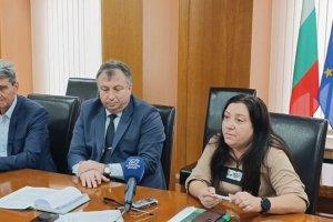 Драма в БСП-Шумен: Партията ли управлява града, или Пеевски?