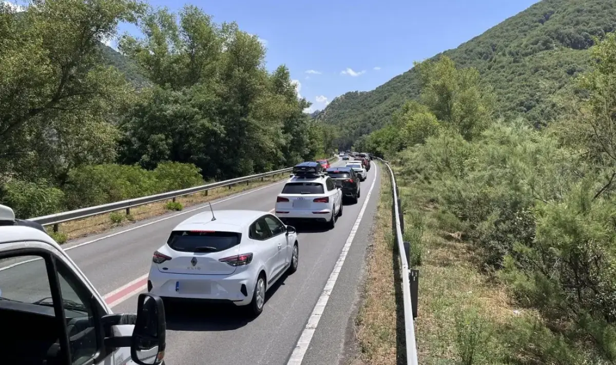 Огромно задръстване край Кресна