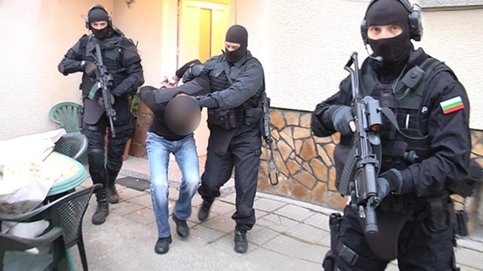 Примката се затяга: Конфискуват пари и имоти на бандити и техните роднини, съпрузи и приятели
