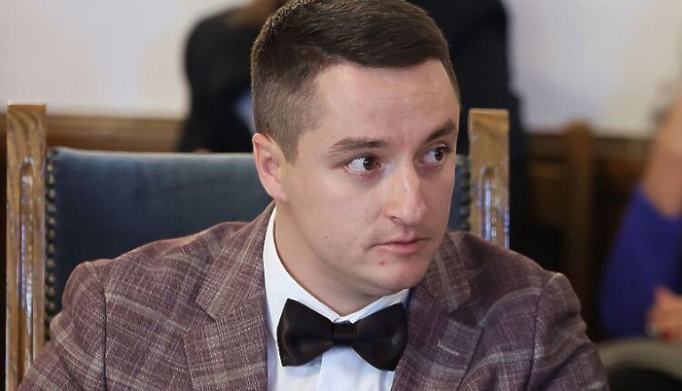 Социалистът Божанков – първа европиста